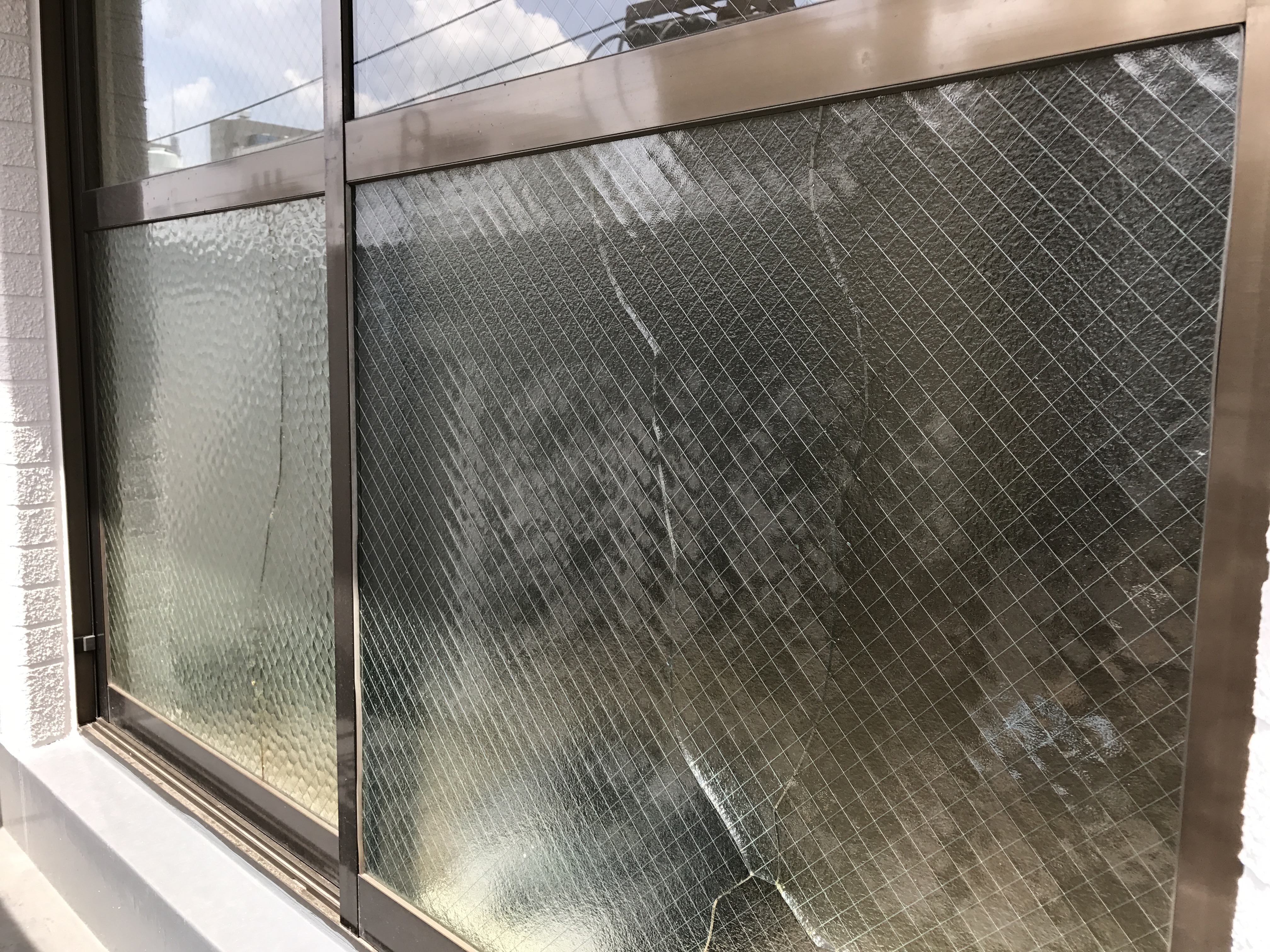 マンションの窓ガラス交換 熱割れ 名古屋のガラス交換 修理 取り付け グラスプラン 大脇硝子店